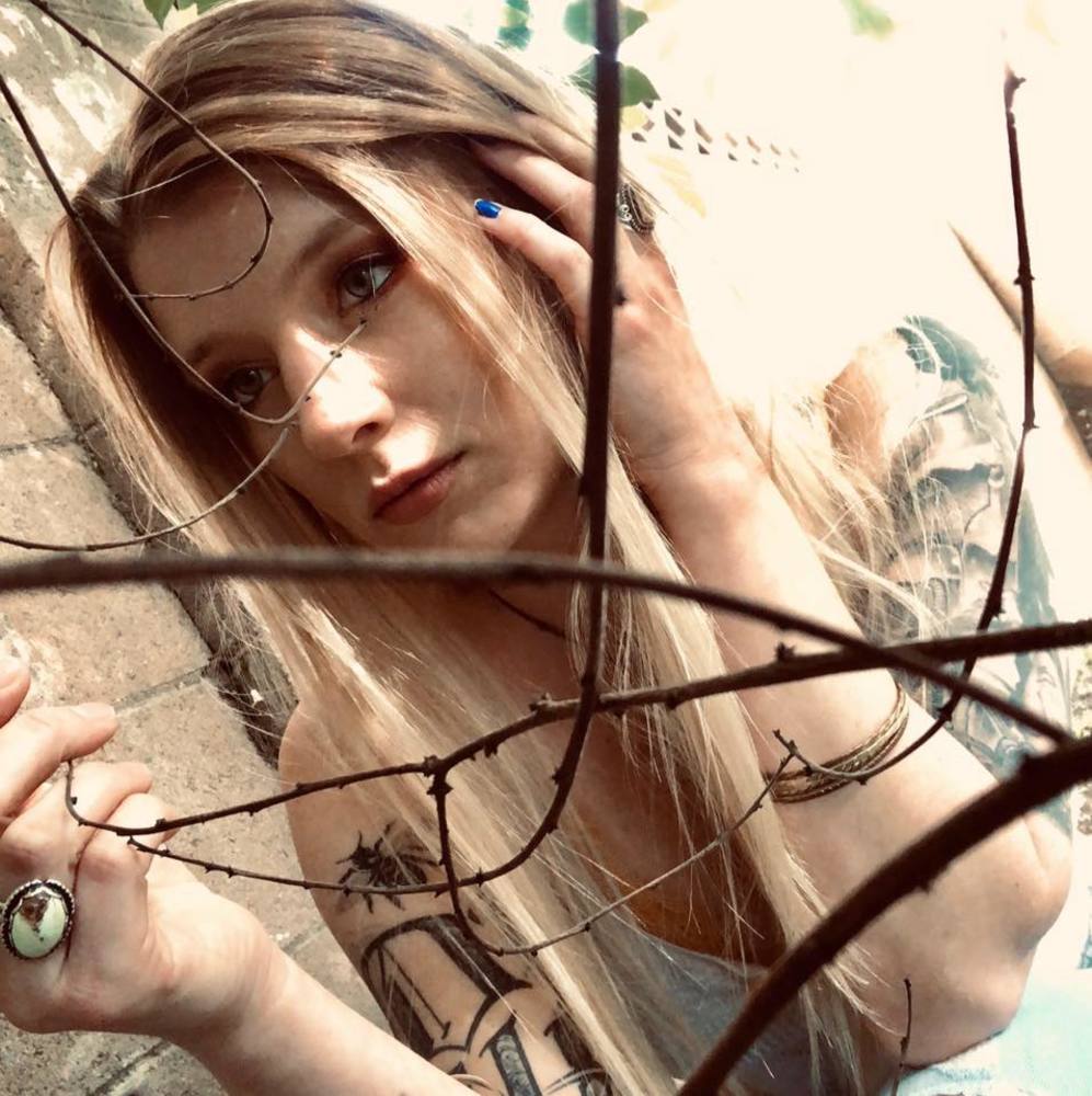 Meet your Posher, Dana